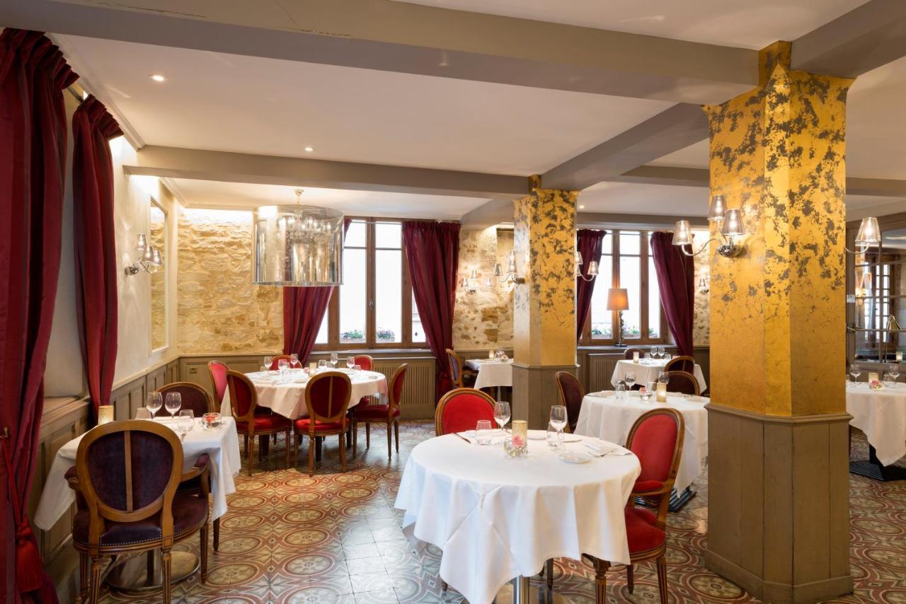 Logis - Hotel & Restaurant Du Tribunal モルターニュ・オー・ペルシュ エクステリア 写真
