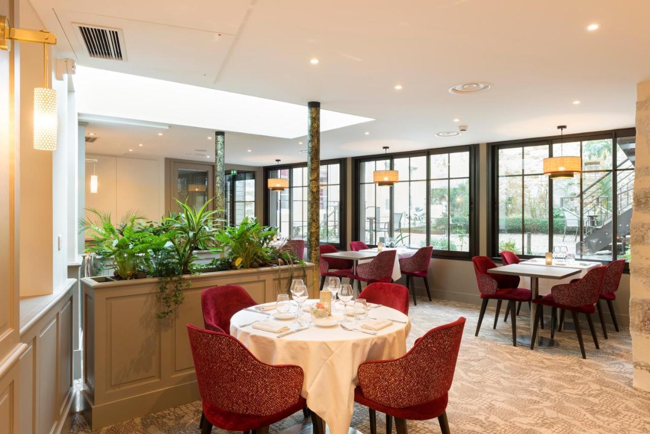 Logis - Hotel & Restaurant Du Tribunal モルターニュ・オー・ペルシュ エクステリア 写真