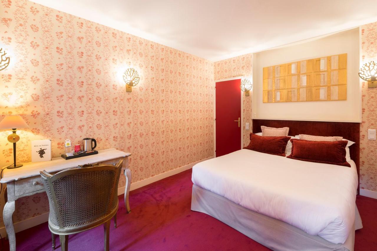 Logis - Hotel & Restaurant Du Tribunal モルターニュ・オー・ペルシュ エクステリア 写真