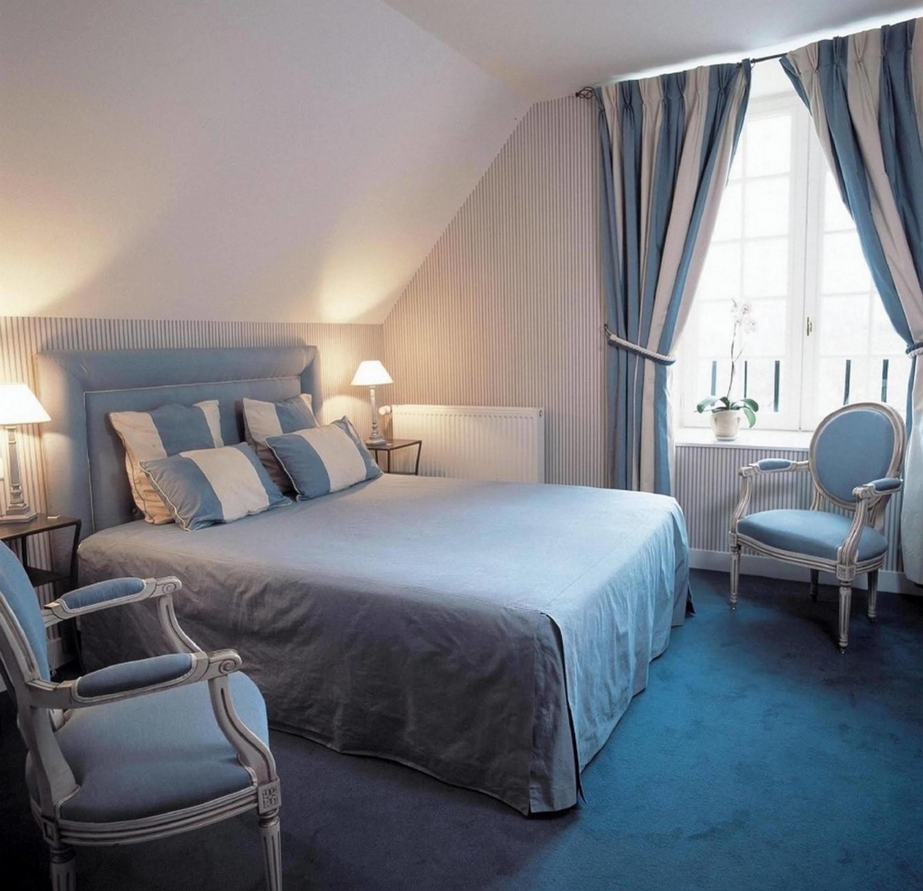 Logis - Hotel & Restaurant Du Tribunal モルターニュ・オー・ペルシュ エクステリア 写真