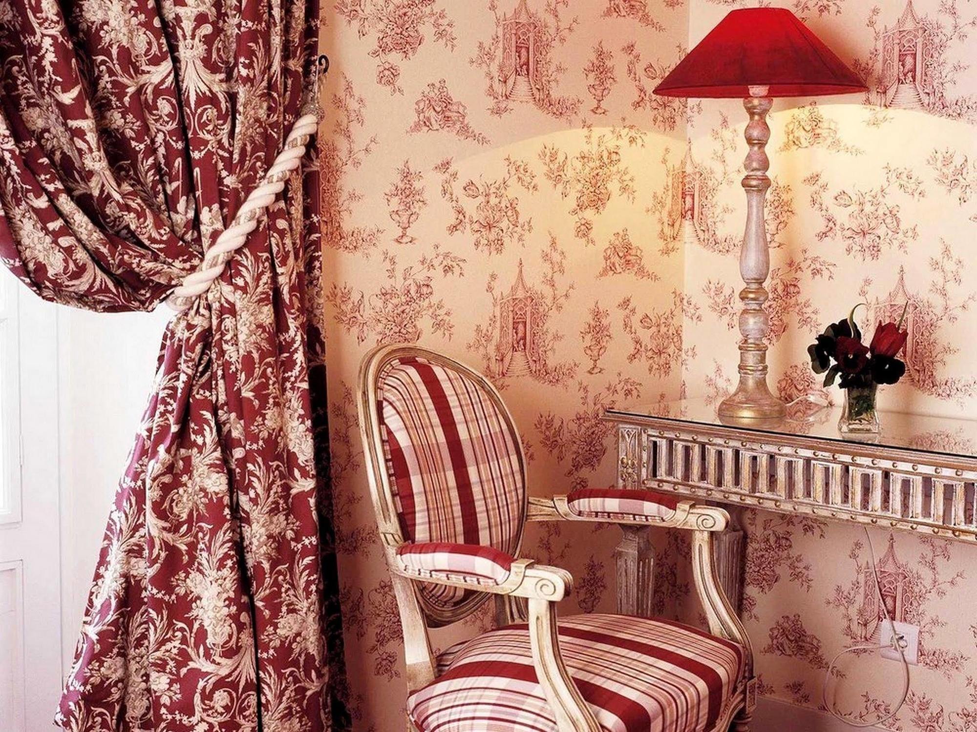 Logis - Hotel & Restaurant Du Tribunal モルターニュ・オー・ペルシュ エクステリア 写真
